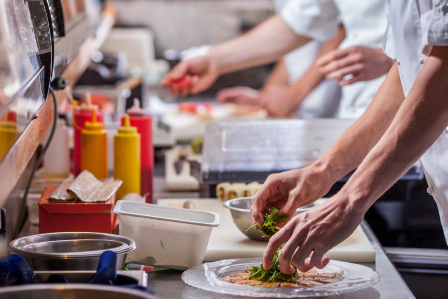 Food Service Market Industry Report On Size, Share, Trends, Growth Opportunity and Forecast 2022-2027