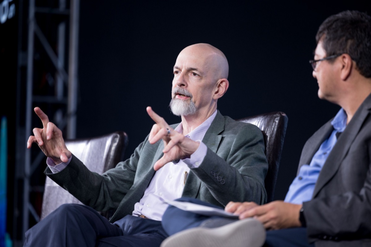 Why Neal Stephenson is trying to make the open metaverse into a reality