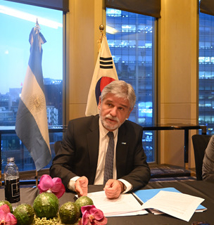 Argentina seeks stronger science, tech cooperation with S. Korea